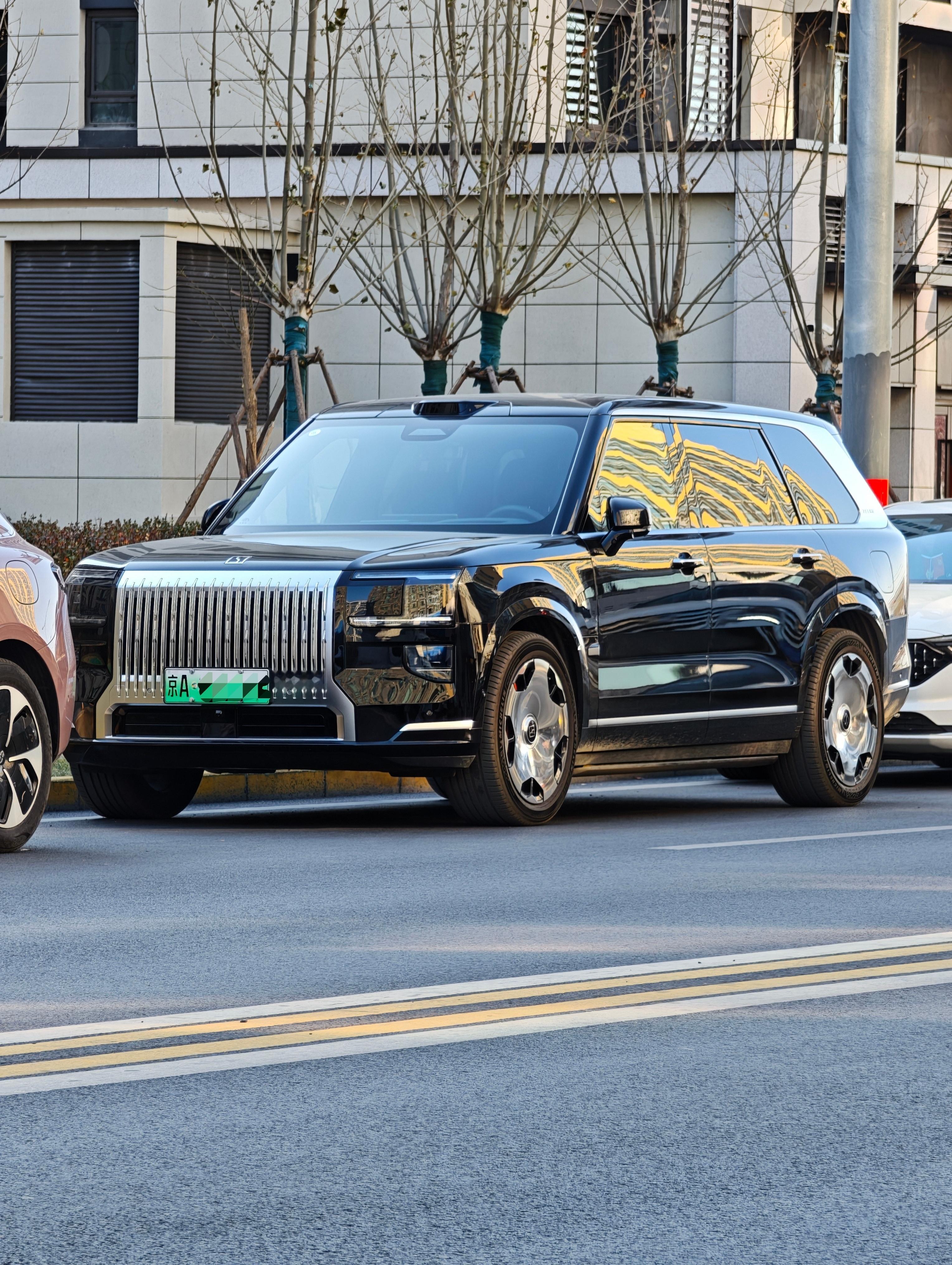 极氪9X车头可太有气势了最「尊」的新能源车，谁同意、谁反对？ 