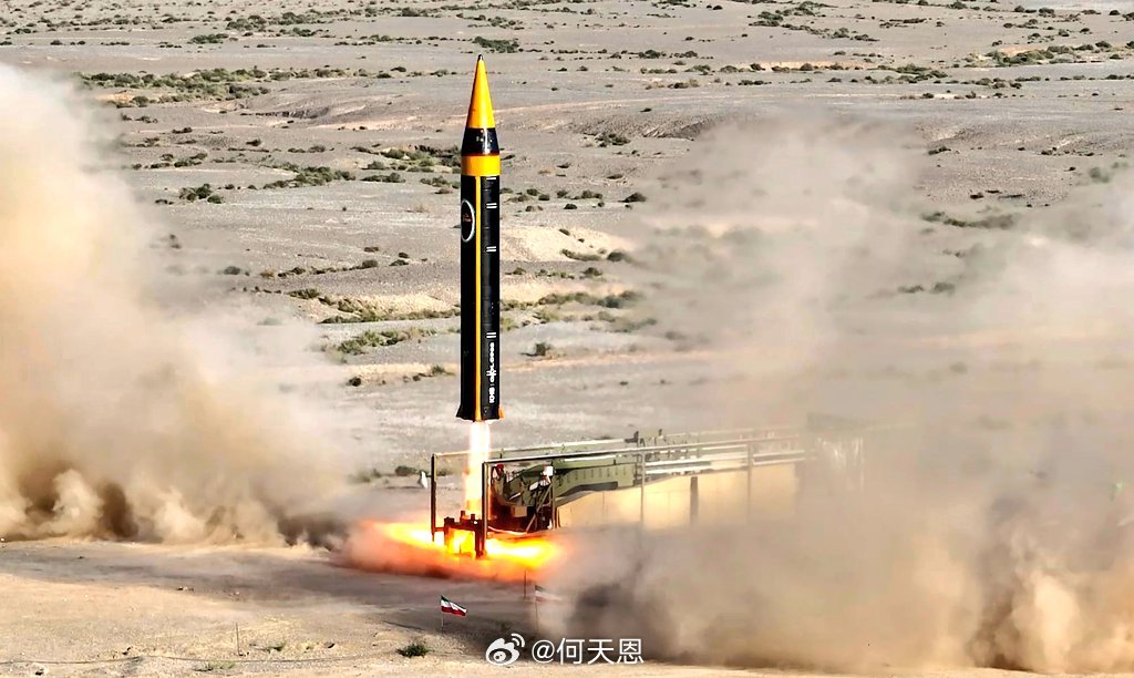 与美国核谈判开始前夕，伊朗正式将“霍拉姆沙赫尔-4”号投入作战状态。该导弹配备有