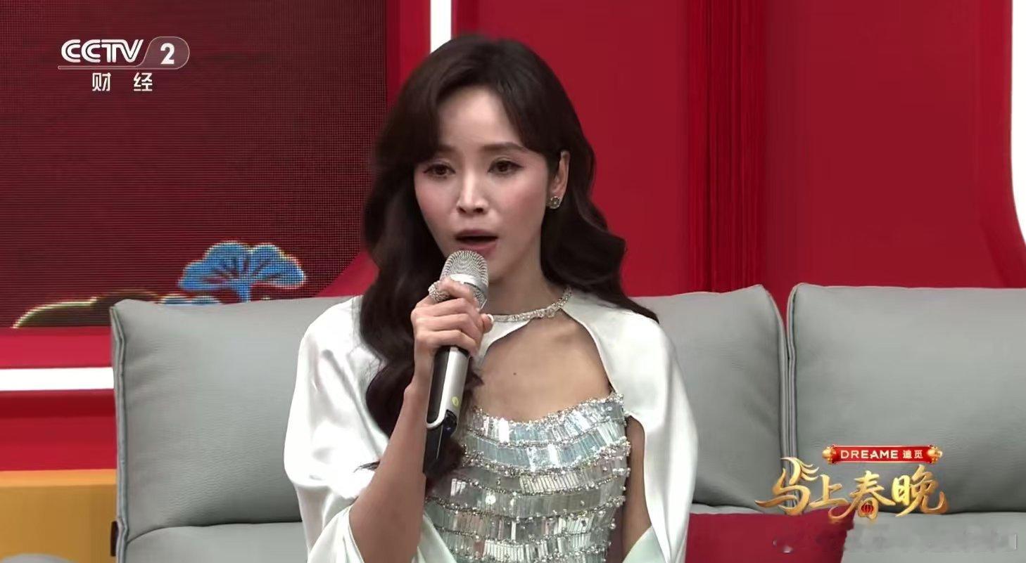 北京人被侯佩岑的新年礼物刷屏北京人的朋友圈彻底被侯佩岑的春节礼物刷屏了！这份跨湾