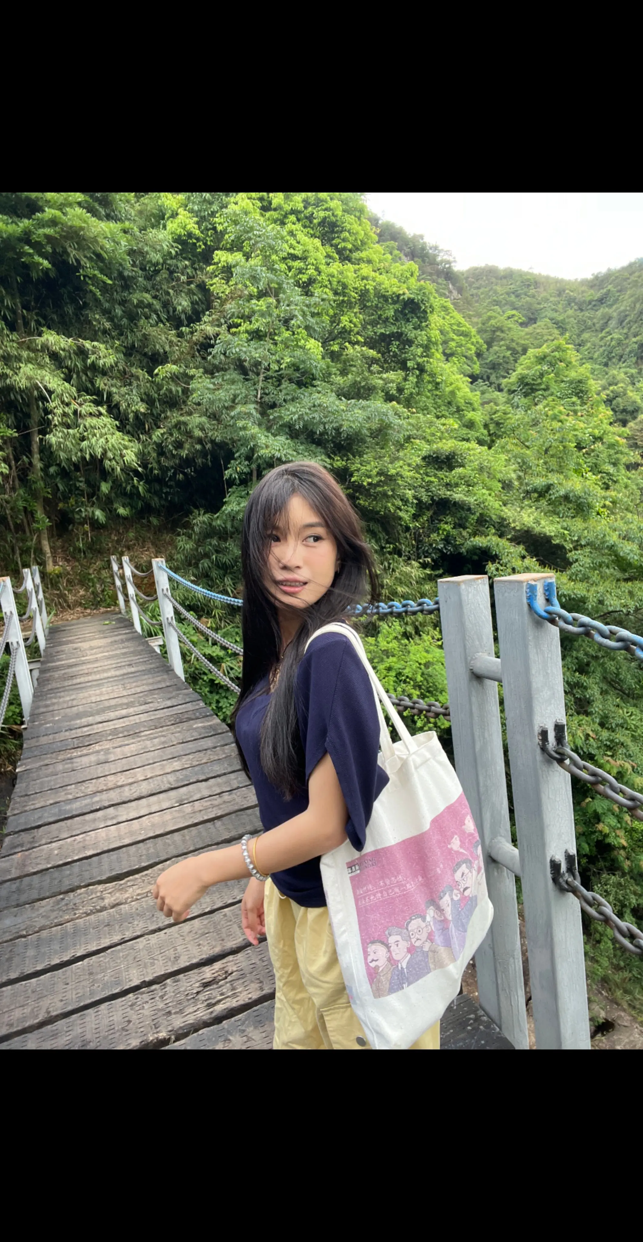 听说你喜欢干净的女孩，我兜里干净，喜欢吗？
