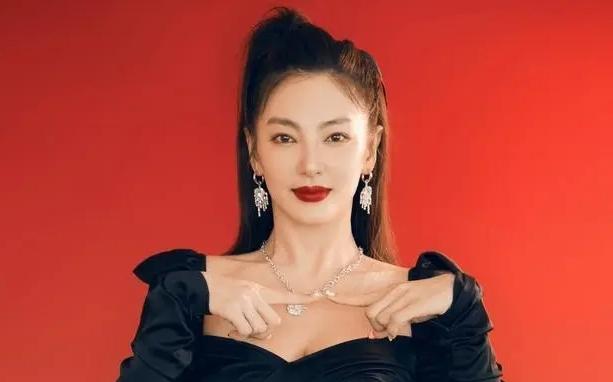 明星塌房这6类人最冤！明星塌房绝不是一人的事，而是一群无辜者的噩梦！

偷税、代