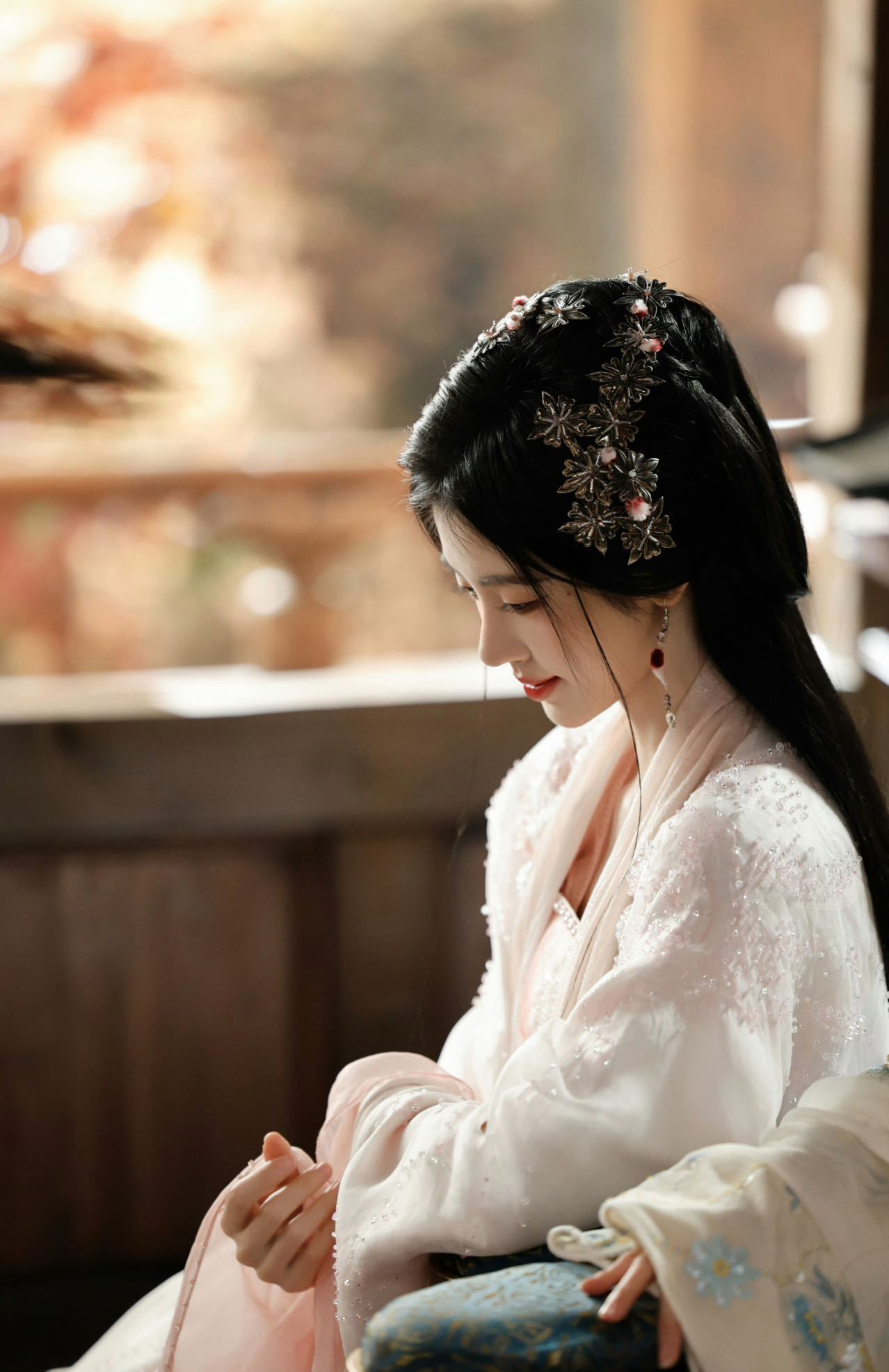 鞠婧祎换露芜衣新头像 谁家孩子换头像了，萌到犯规了啊啊啊 剧里：我是高段位茶狐，