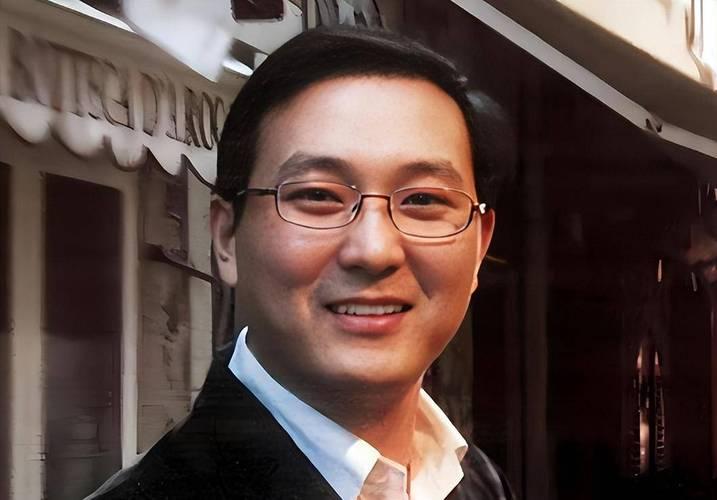豪门滤镜彻底破碎！董卿丈夫跌落谷底，成年人的体面从不是金钱
 
外人看密春雷，外
