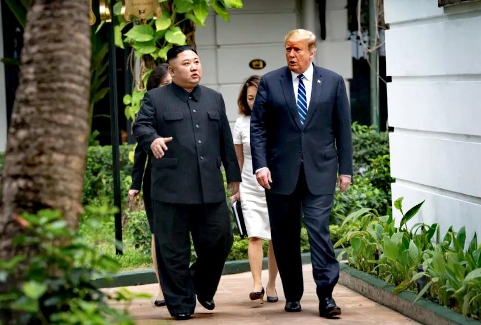 特朗普表示愿意延长行程会见金正恩，这说明什么？

美国总统特朗普在出席APEC会