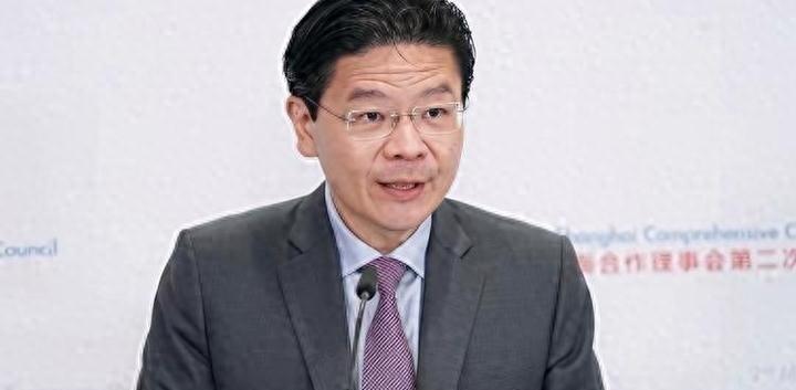 2026年6月，新加坡《联合早报》的一篇社论，直接把华人圈点炸了。文章堂而皇之地