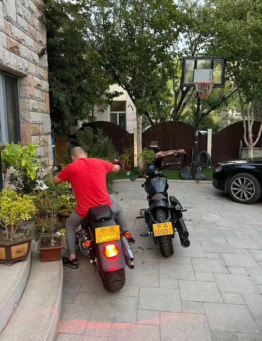 京A黄牌的价格随着气温的上升而快速下滑~~~过去几十年都是夏季涨价的规律被打破了