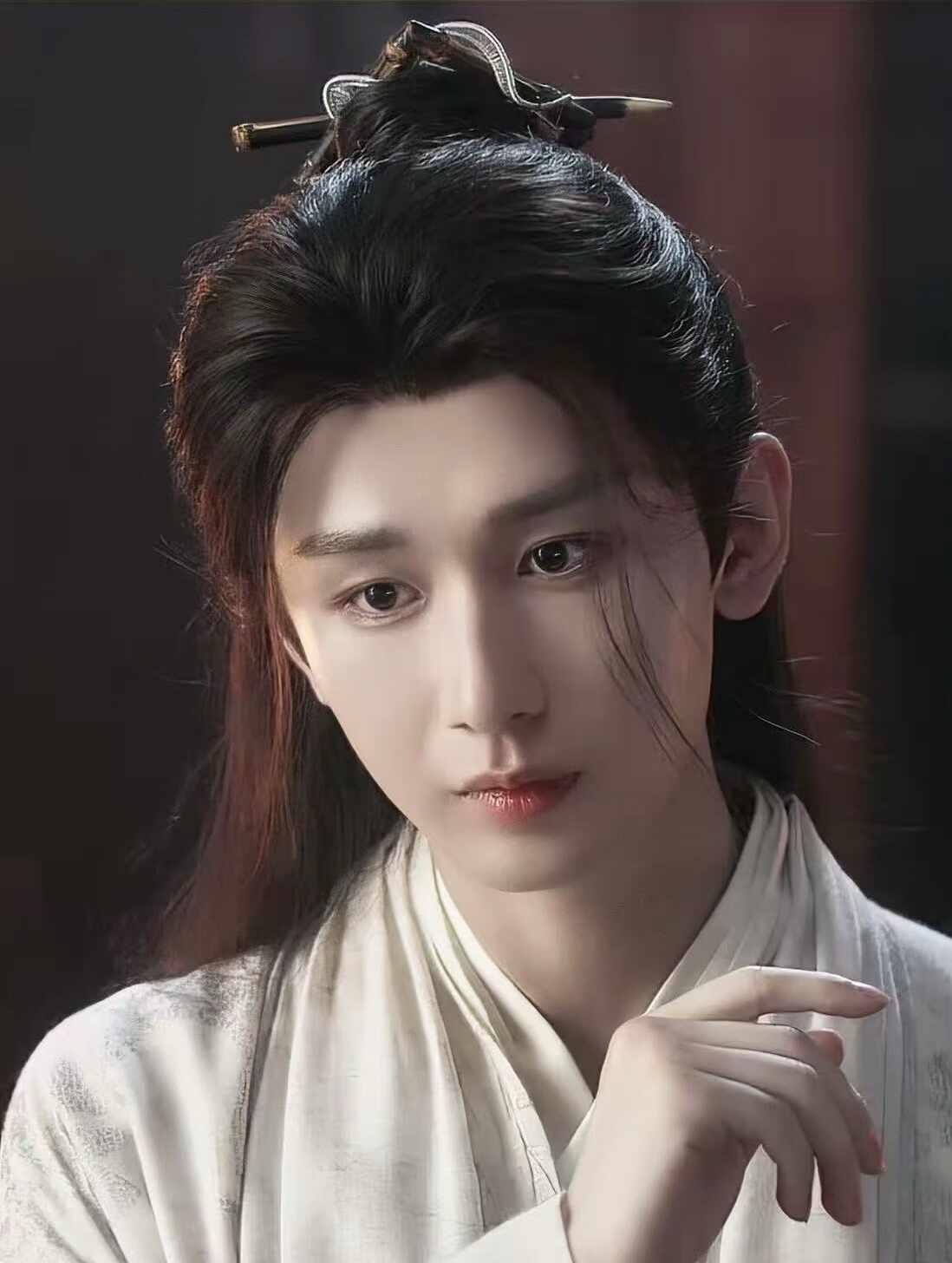 江湖已远，莲花仍在
李莲花🪷：“我早已不是那个睥睨天下的李相夷，我只是个想好好
