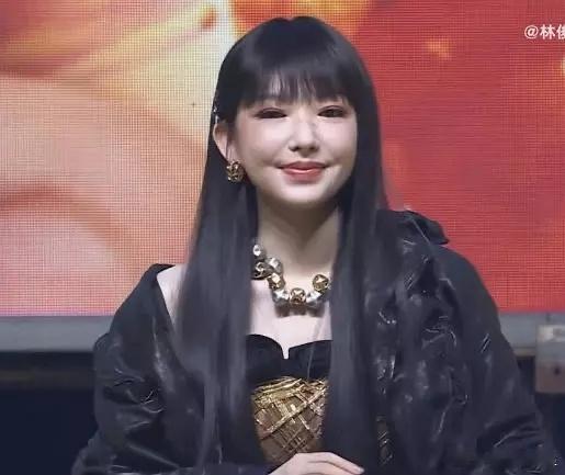 程潇脸肿了她脸砸了，真的跟前段时间都不一样 ​​​