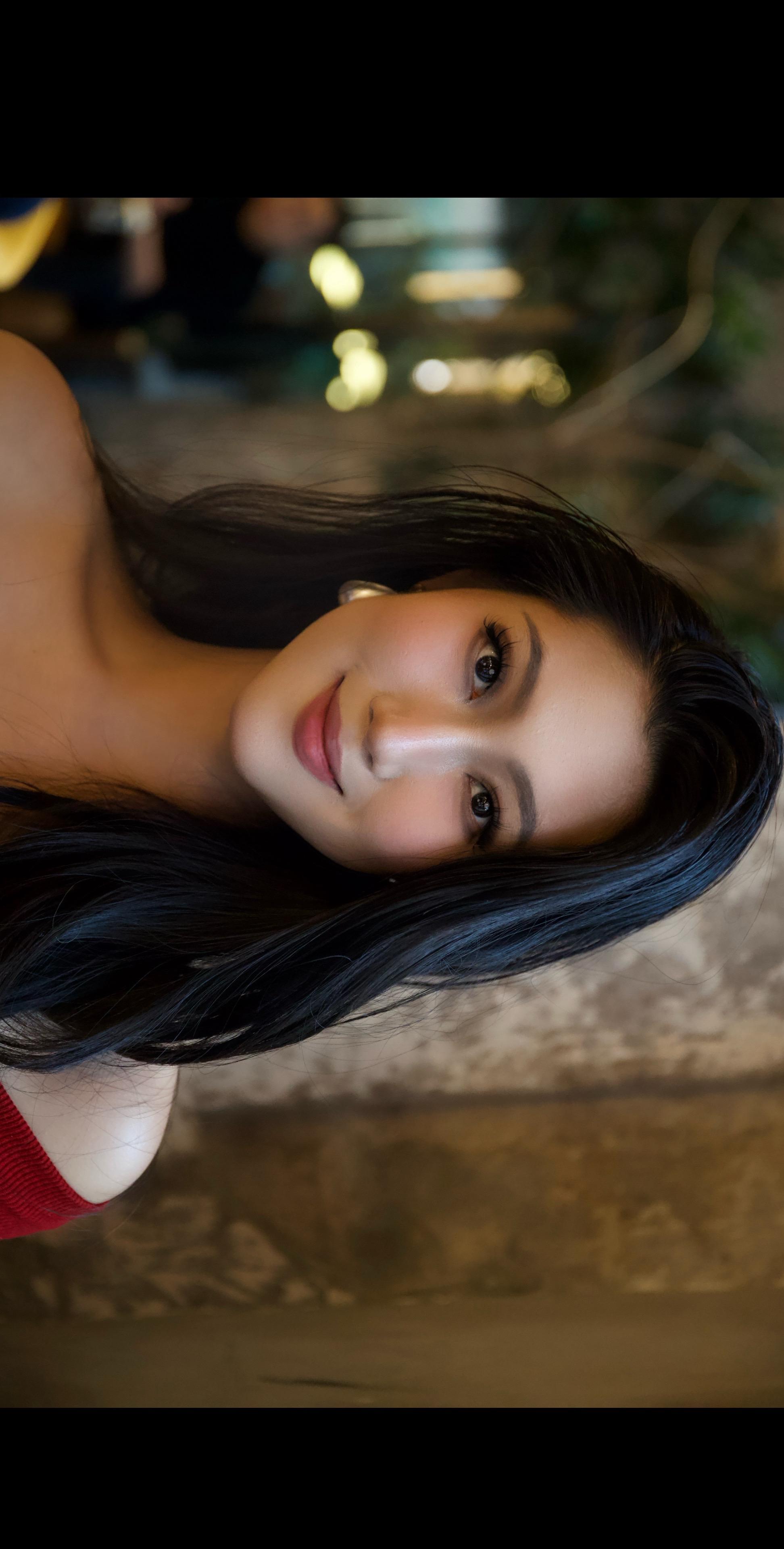 第一次吻你 ，是用我的眼睛。