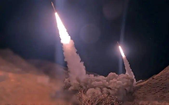 美国正对伊朗实施新一轮空袭刚停没几天就复炸，美国这就是典型的极限施压套路，靠空袭