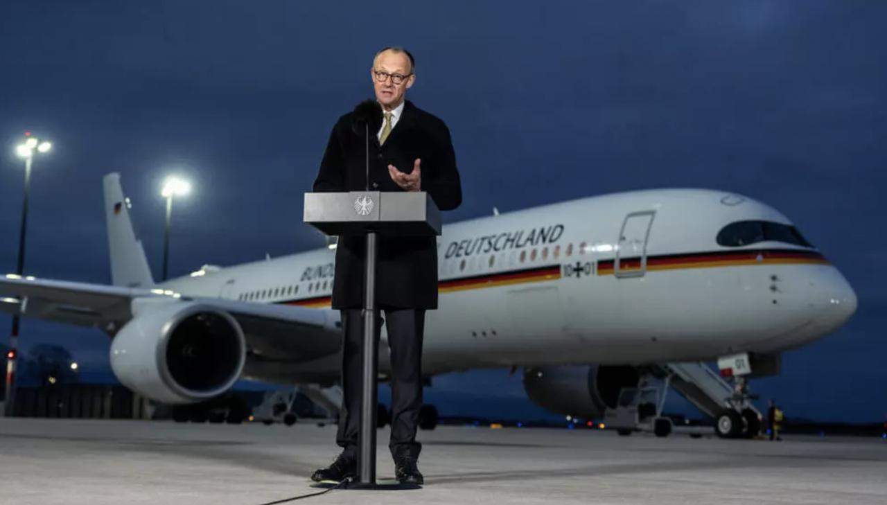 德国总理默茨在出发访华前，特意发表演说，声称要与中方讨论几个重要问题，包括：
