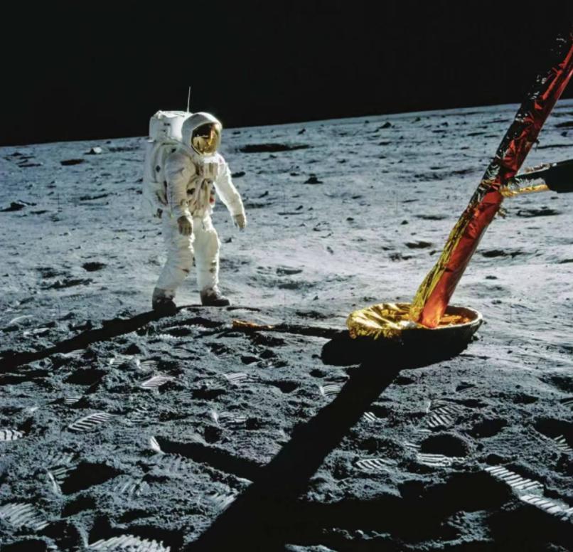 为什么都想要抢先登月呢？这么说吧，如果中国真能在月球上部署激光武器，只需要1.3