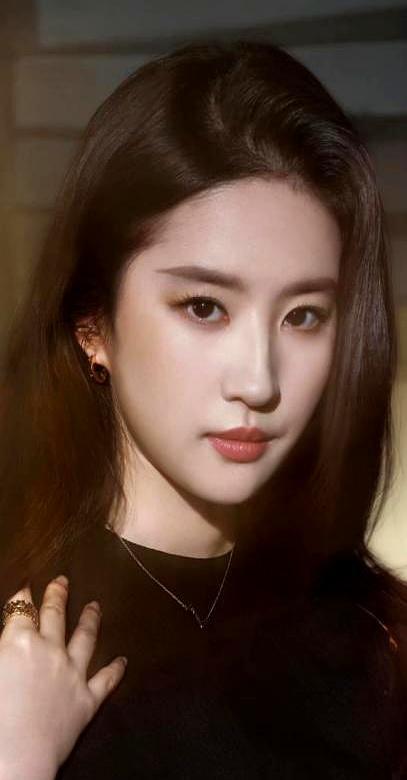 两年不进组，张口就要5000万片酬，还不降价。刘亦菲这是要“退圈”了？
 
恰恰