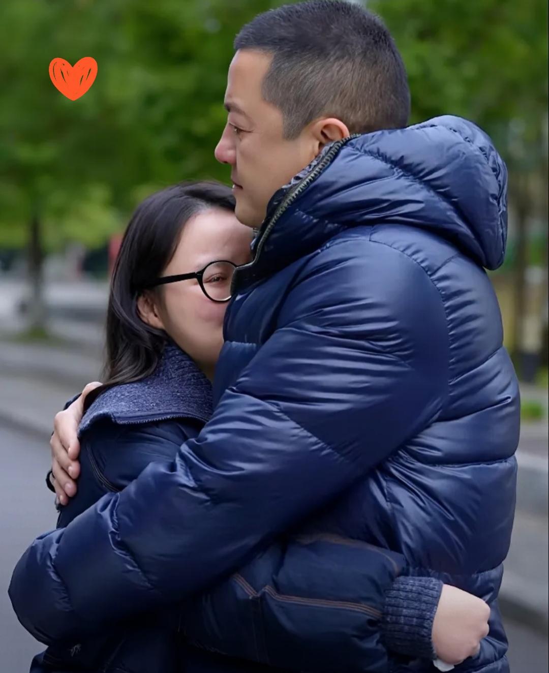 总算弄明白了，
为什么李亚鹏做啥生意都赔钱！
不是因为他没资源、没眼光，也不是运