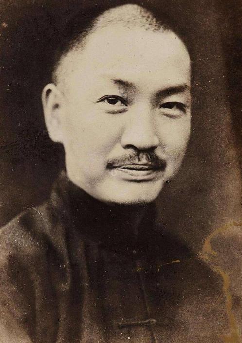 48年戴季陶不肯逃往台湾，蒋介石威胁：你不走，蒋纬国也不能走。 

主要信源：（