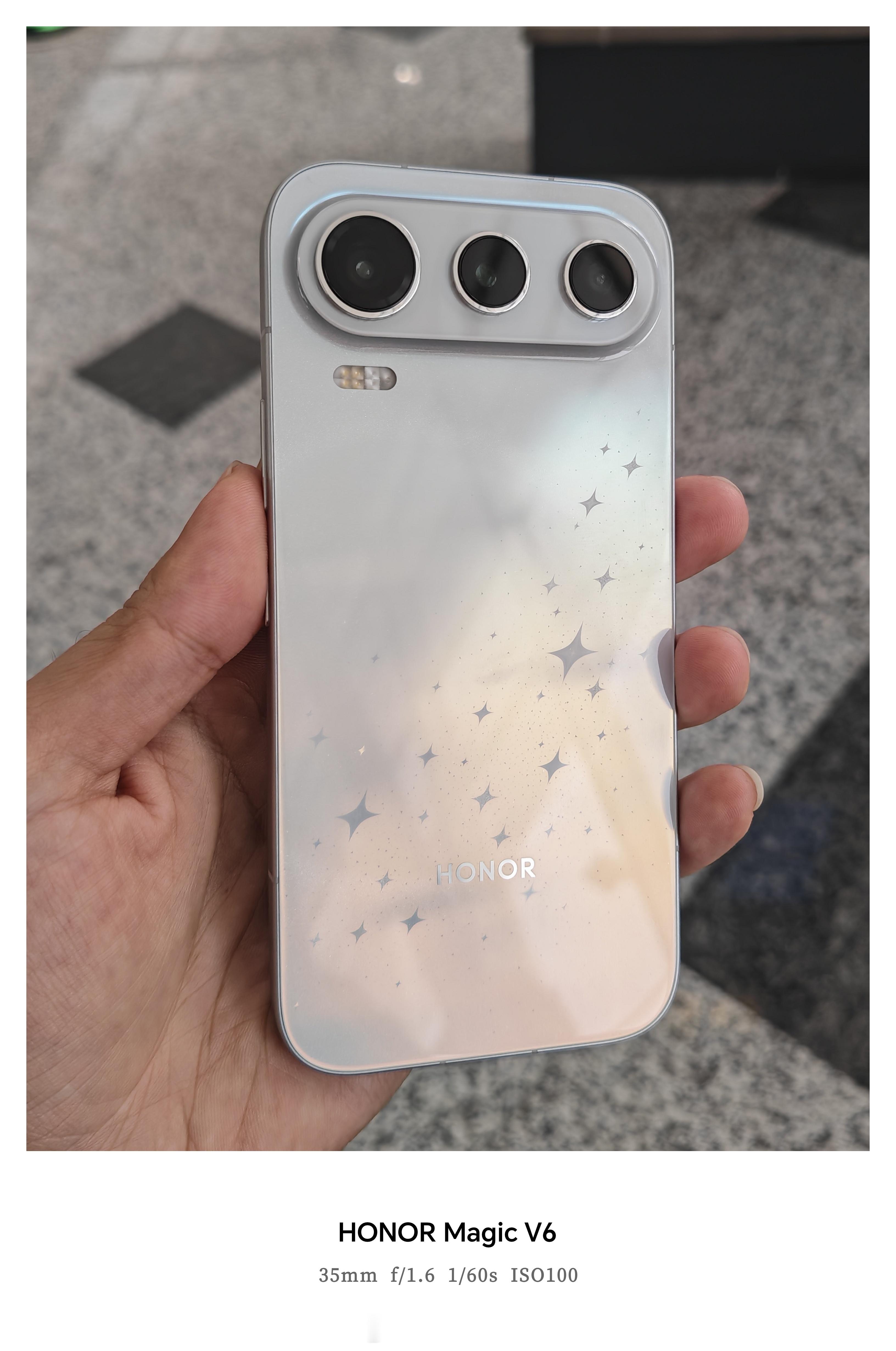 荣耀今年太会拿捏了，肖战代言荣耀600系列，代言人、产品颜值都很高~李昀锐代言智