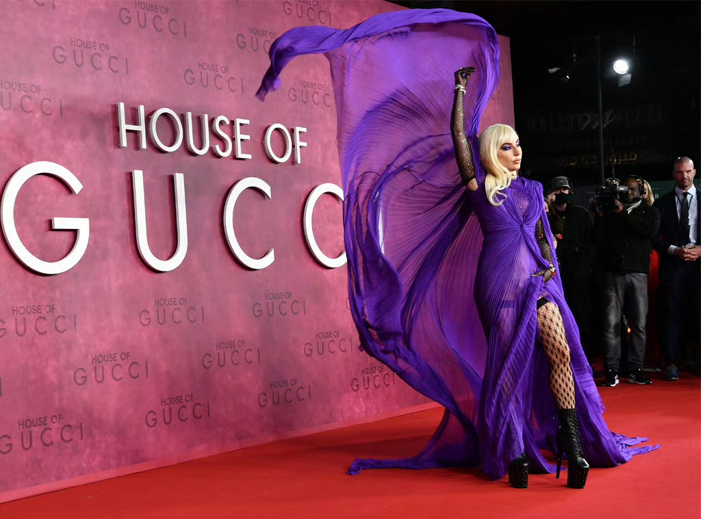 “Lady Gaga 一出现，她就是影响力。”— 纽约时报评价嘎女士