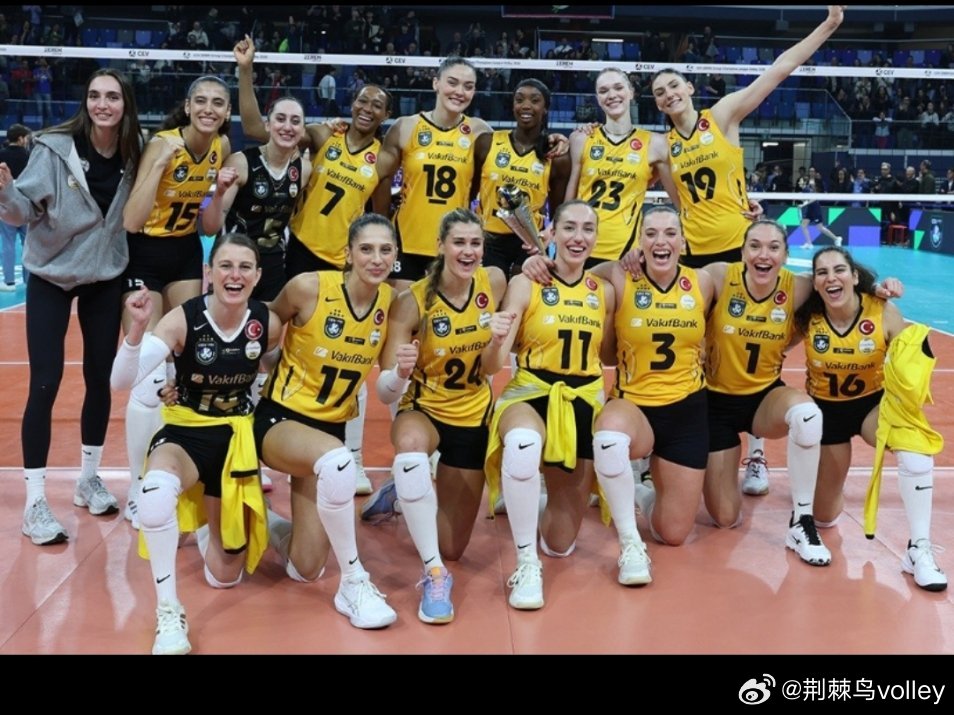 瓦基弗银行在最近8场跟费内的较量中，7次击败对手🔥。费内巴切 1-3 ✅费内巴