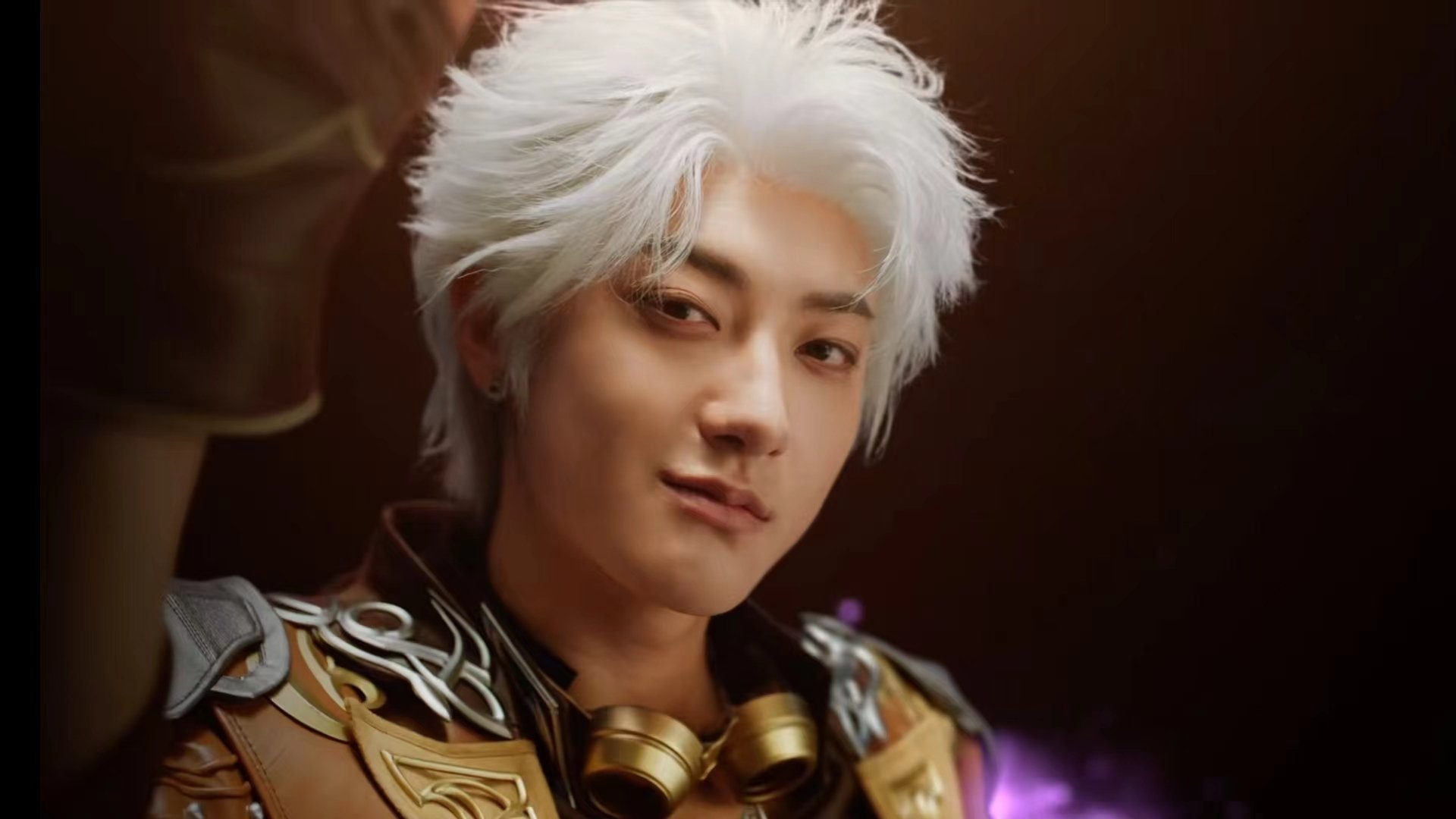 #黄子韬斗罗新角色##黄子韬奥斯卡#  🎉斗罗大陆史莱克学院手游，全新角色奥斯