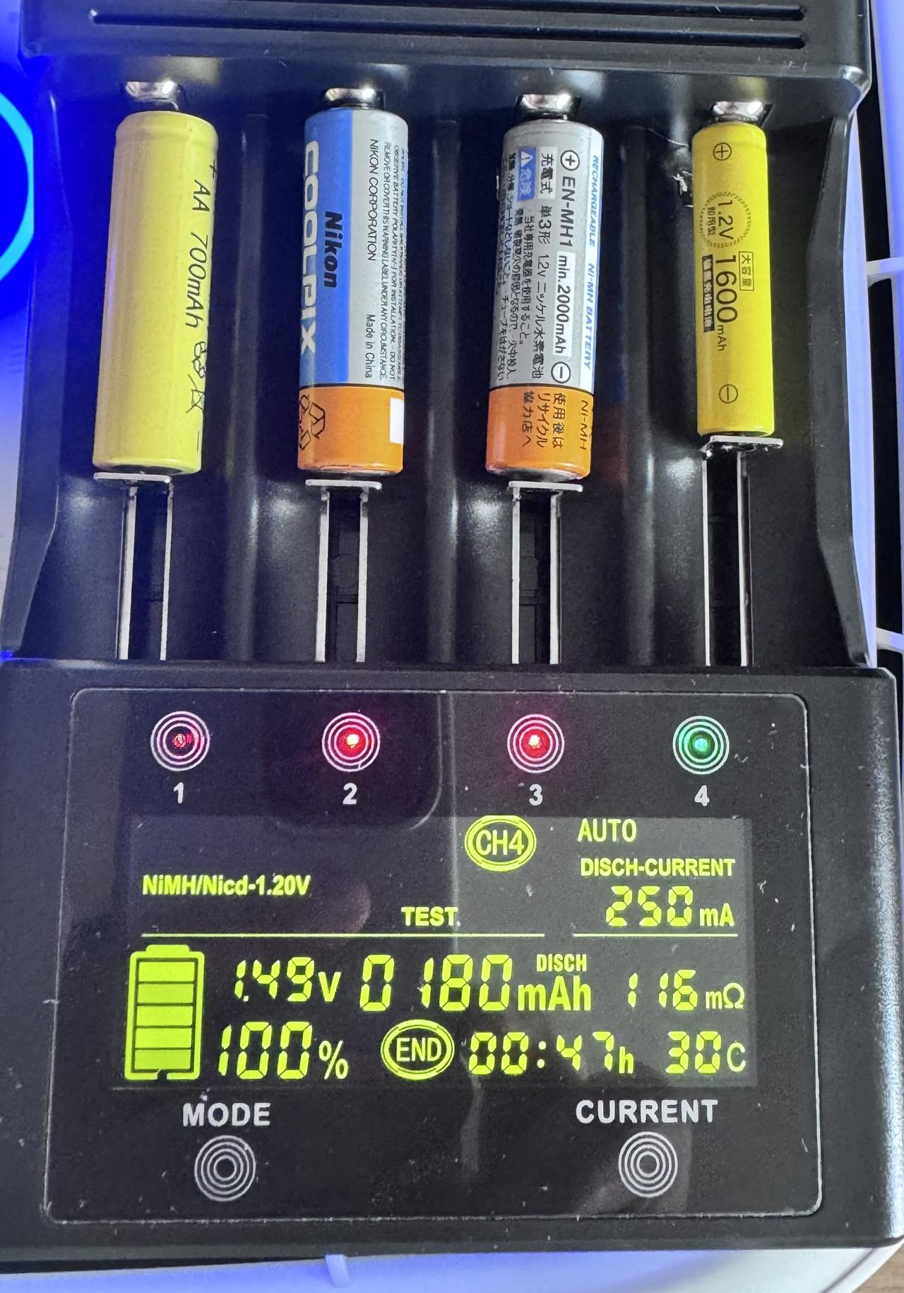 标称1600mAh，实际只有180毫安？ 这电池不要太离谱！

这个小电池是买来