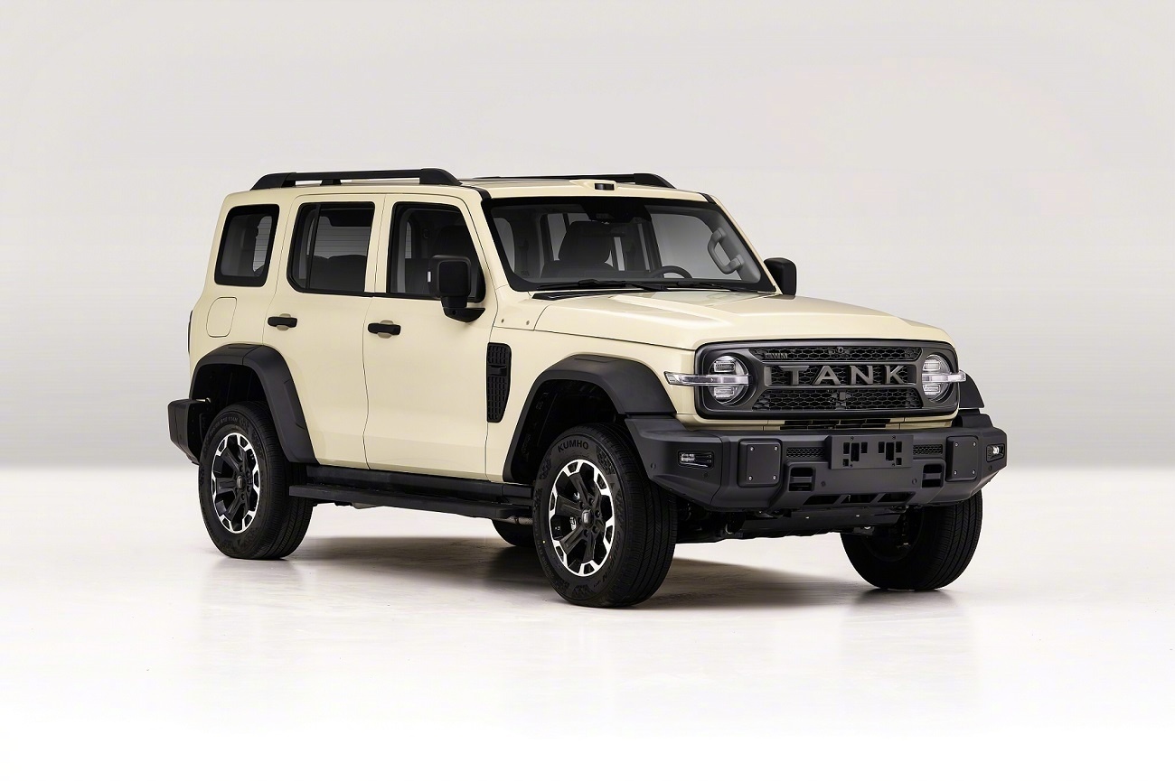 新款坦克300申报图曝光 这车应该很多人在等吧？变化真的让人惊喜，首先就是体型变