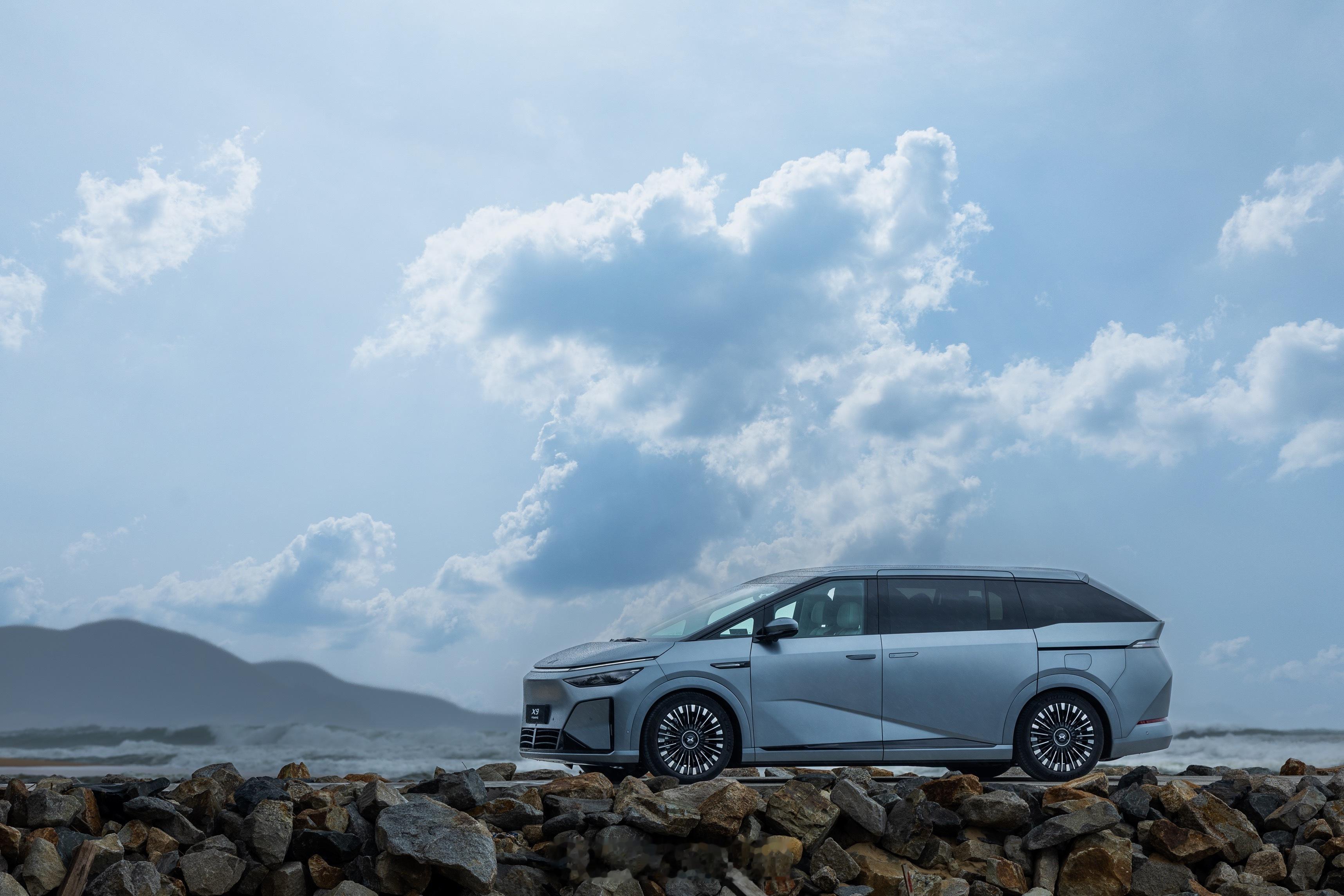 据权威数据显示，高速爆胎已成为高速交通事故头号杀手，高速公路交通事故中因轮胎问题