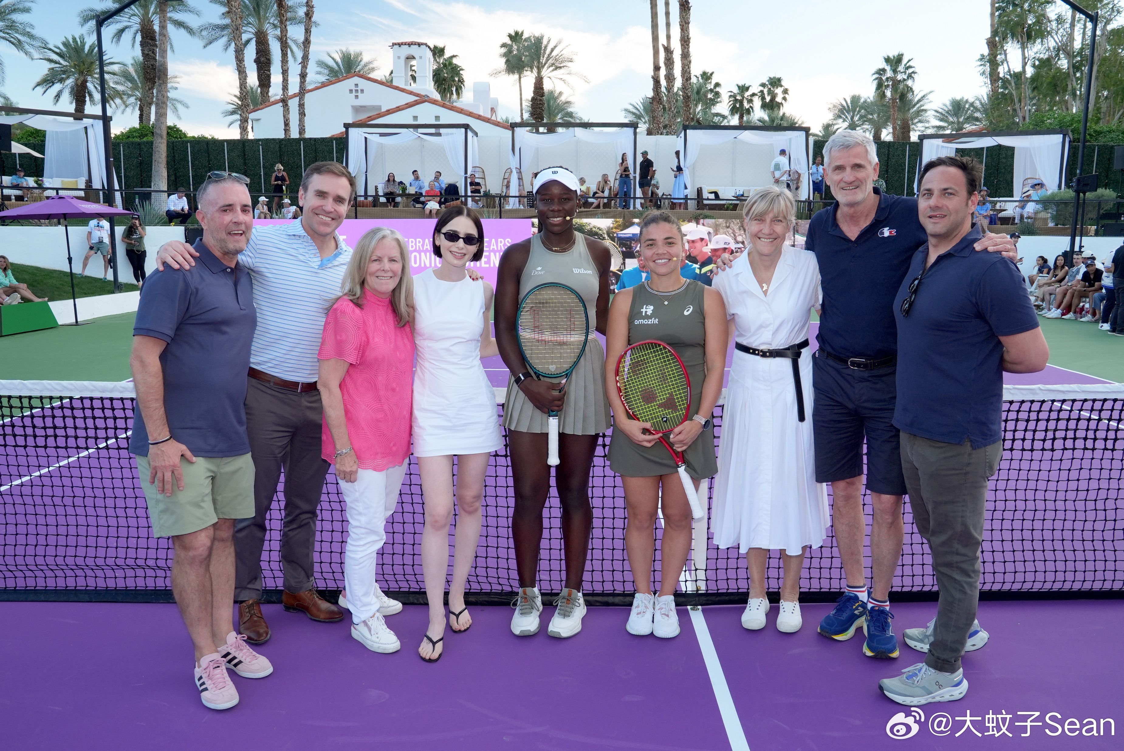 Lily collins莉莉柯林斯在洛杉矶出席了另一场Desert Smash名