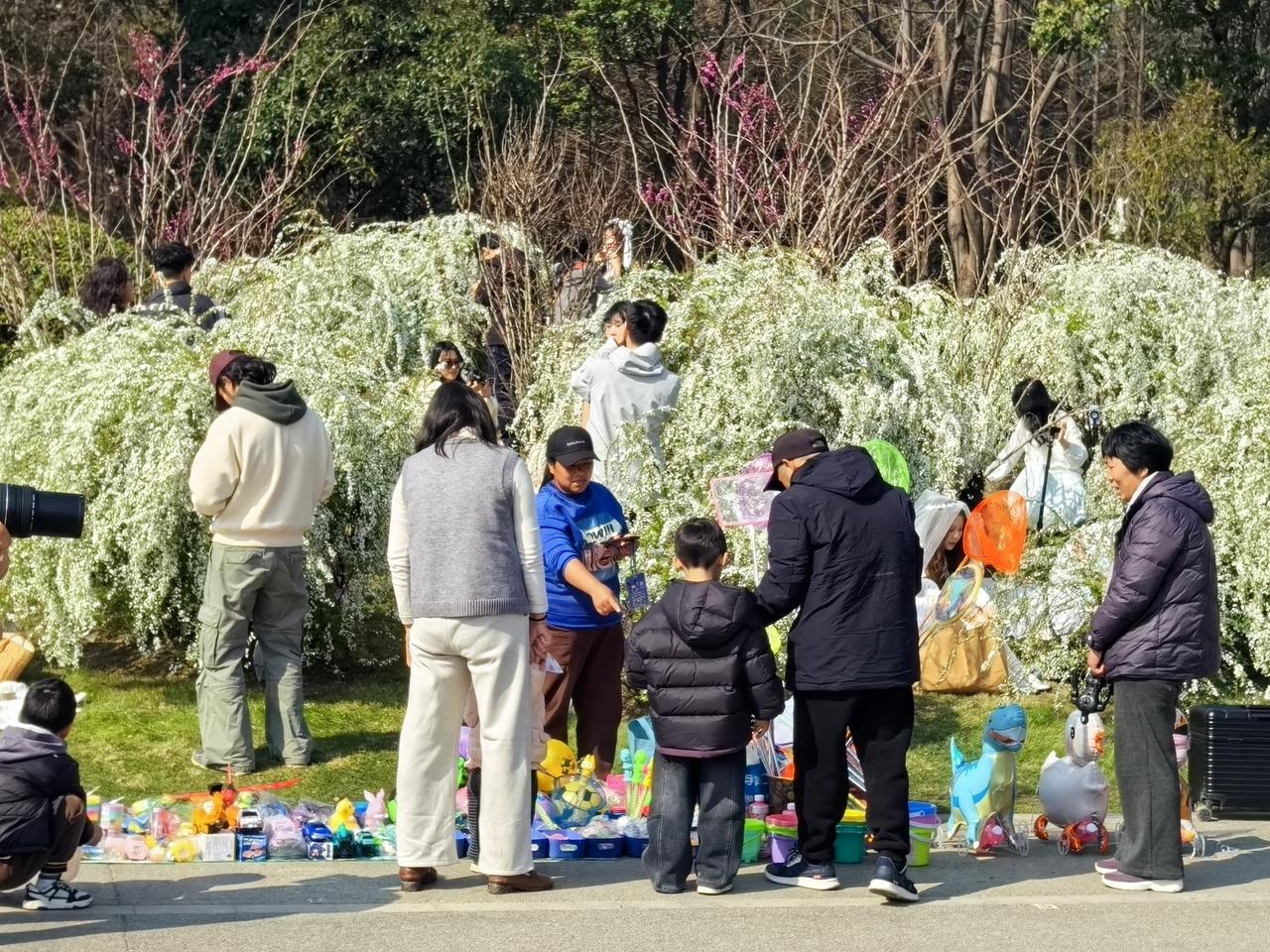 【热评】我从不吃鸡爪
315曝光的鸡爪公司股东也在看晚会

我从不吃鸡爪，并非天