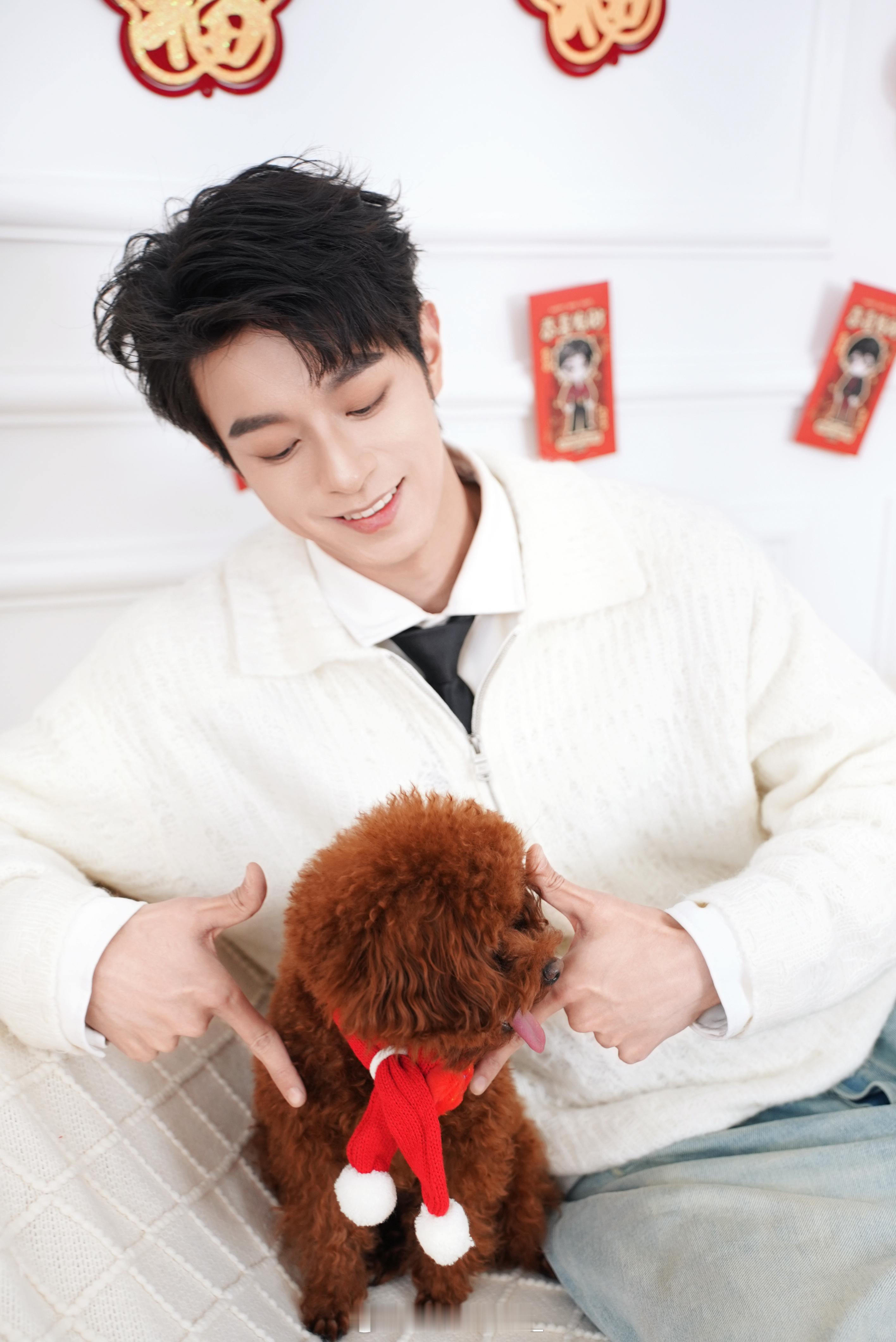 爸爸妈妈最爱我 我们是幸福的一家三口😽 