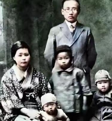 1978年，郭沫若在北京去世，最让人想不通的是，他在日本抛下的五个孩子，在佐藤富