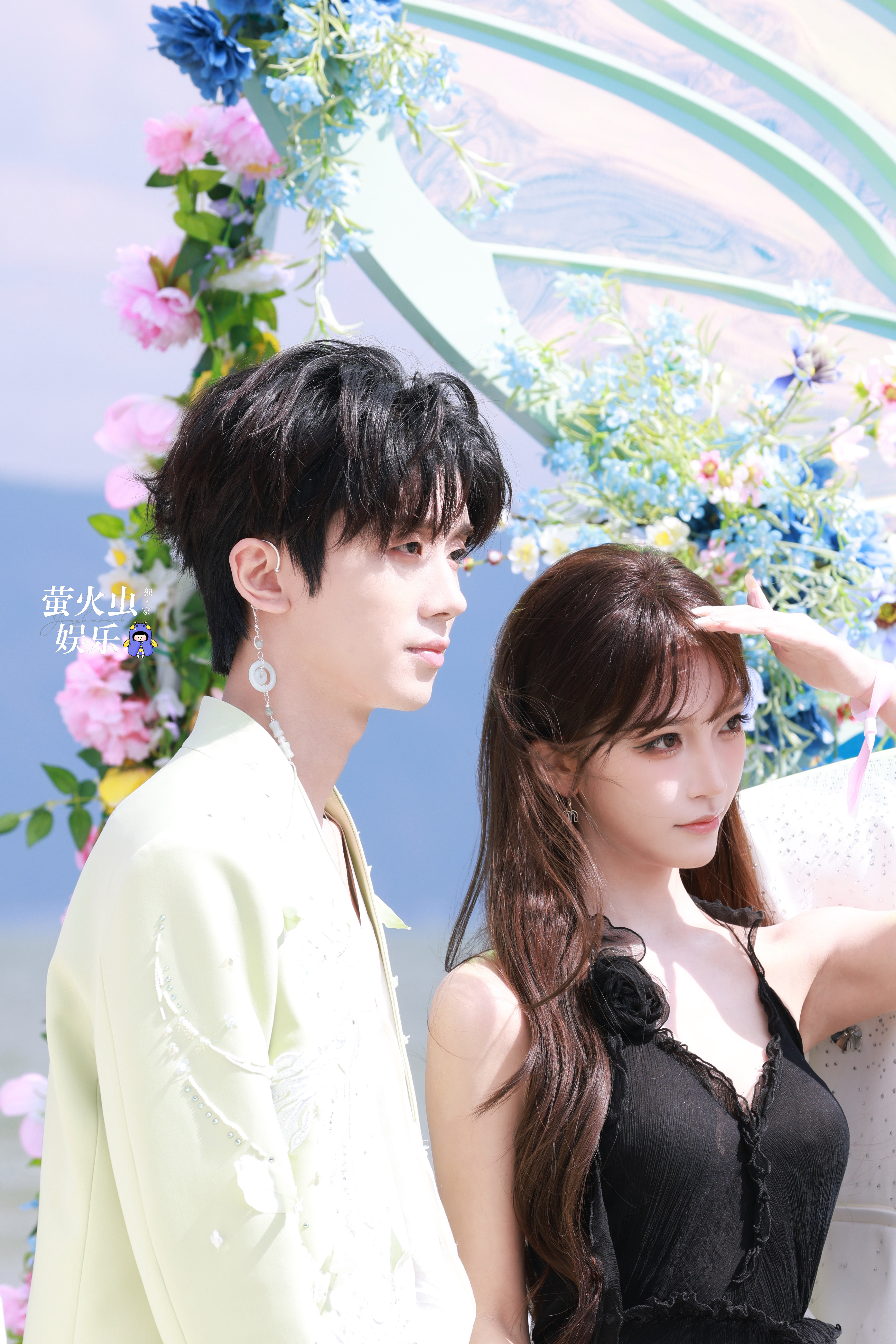 大理繁花盛典红毯照掉落～皮皮朱、孙恩盛、王不染、Qanna完全是王子和公主，撑起