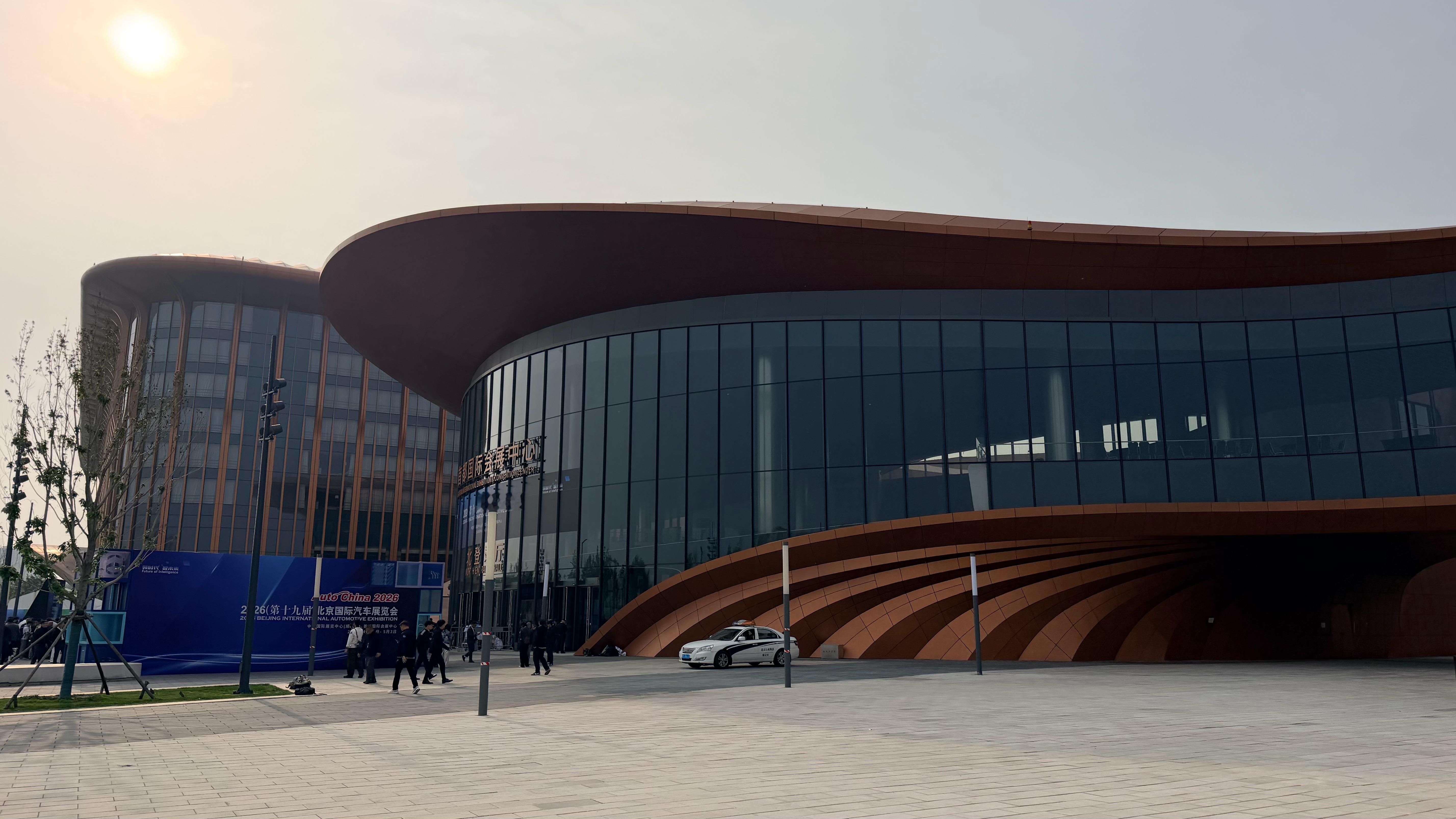车展有AI2026北京车展北京车展潮这看今年是国展新馆第一次办车展，真的太大了，