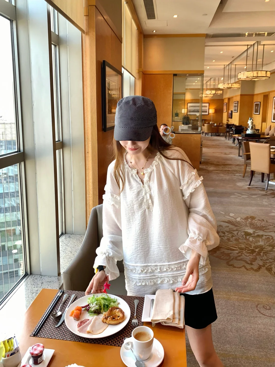 打扮得美美的出门吃个早餐🍝🥄🫖