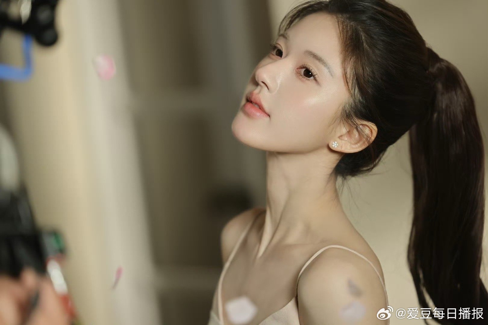 真的好美好会拍，高马尾好绝，骨相太好了真的 ​​​