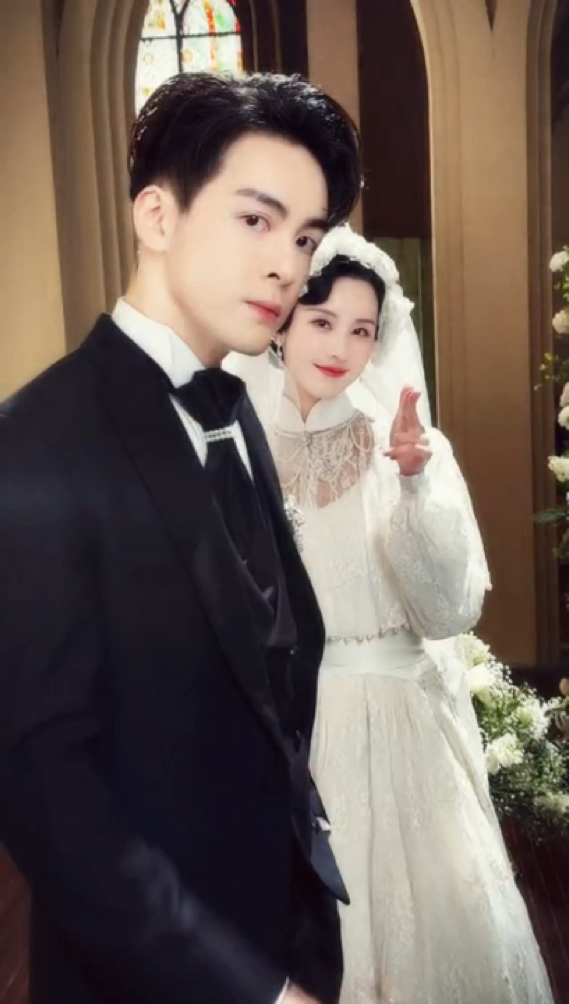 全体起立陈都灵曾舜晞伟大的二搭陈都灵曾舜晞婚纱共创