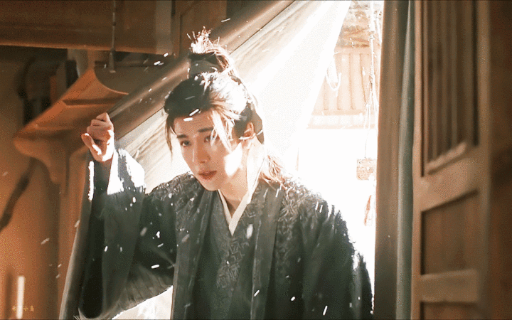 张凌赫谁能不爱张凌赫的谢征谢征掀帘子这一幕好神性 到底谁能不爱上张凌赫的谢征啊！