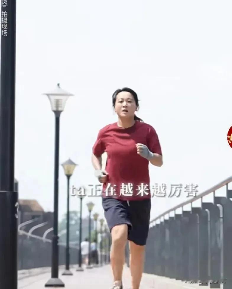 贾玲太美了，我的天呀提起她，第一反应就是一个胖子，跟美根本挂不上边！现如今她的变