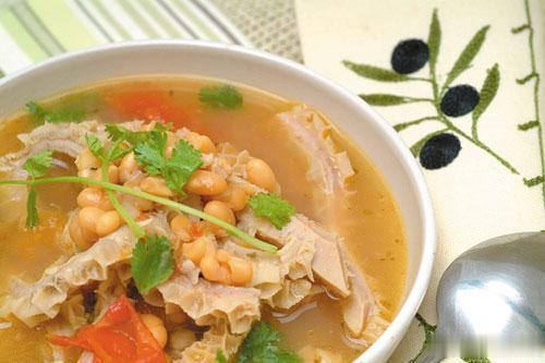 莲子扁豆牛肚汤 #中医食疗方#亿点曝光计划##超能新星汇#新星v计划# 材料：莲