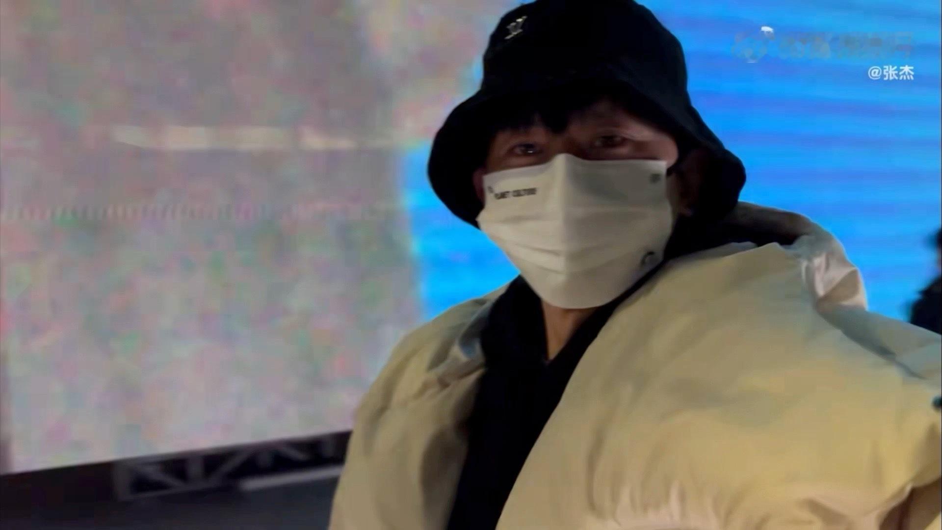 人到底是如何做到前后转的如此丝滑的 