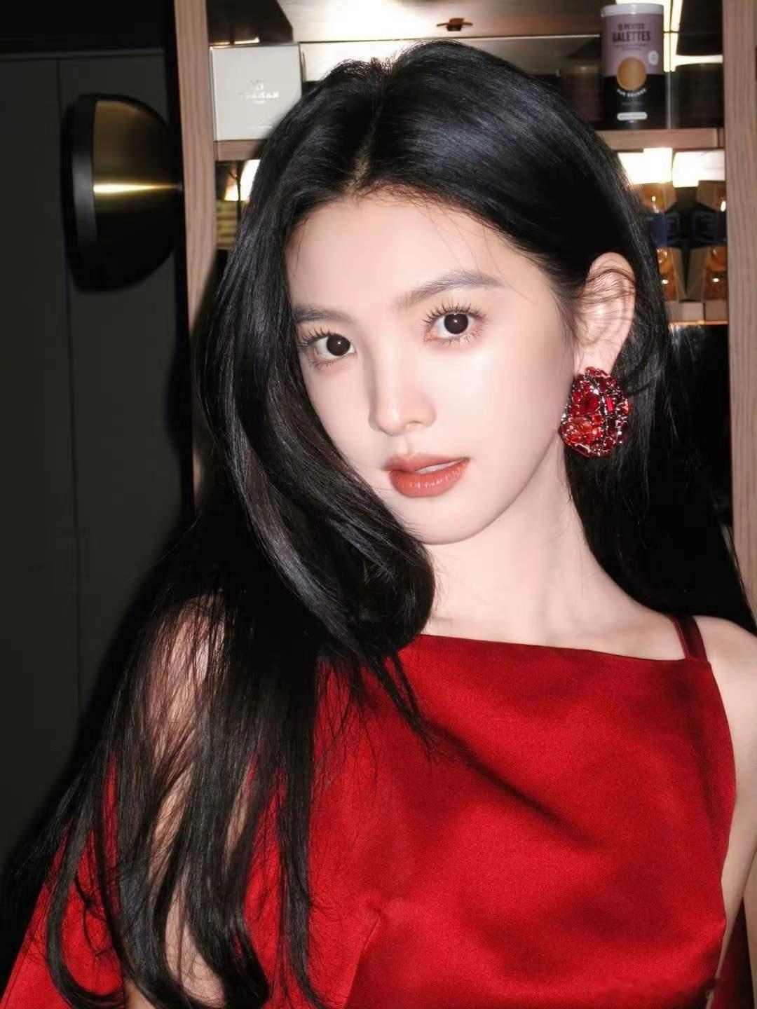 吃瓜🍉🍉1.杨幂🔗范丞丞已官宣加盟🥝《喜剧之王单口季》第三季总决赛，身份