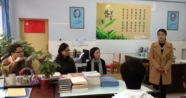 连续12年，每人每年省下1000元，成都这群学生回母校设立梦想奖学金