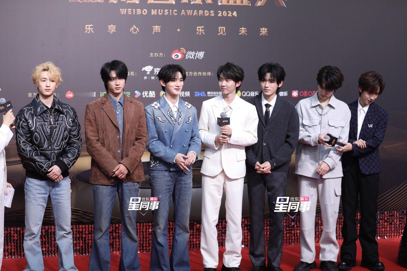 #时代少年团[超话]# 生图也不可能少[哇]帅气弟宝们好水灵，颜值超抗打[爱慕]