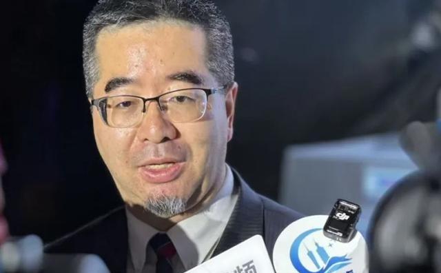 萧旭岑曾公开喊话：台湾的未来由2300万人决定，我们的民主制度不可能抛弃。 国台