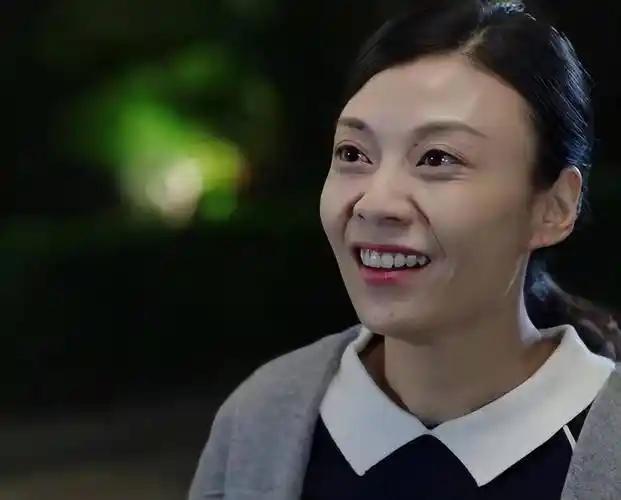 她曾经演过马伊琍剧中的保姆，在《我的前半生》里，就是很圆滑也很势利的亚琴。

亚