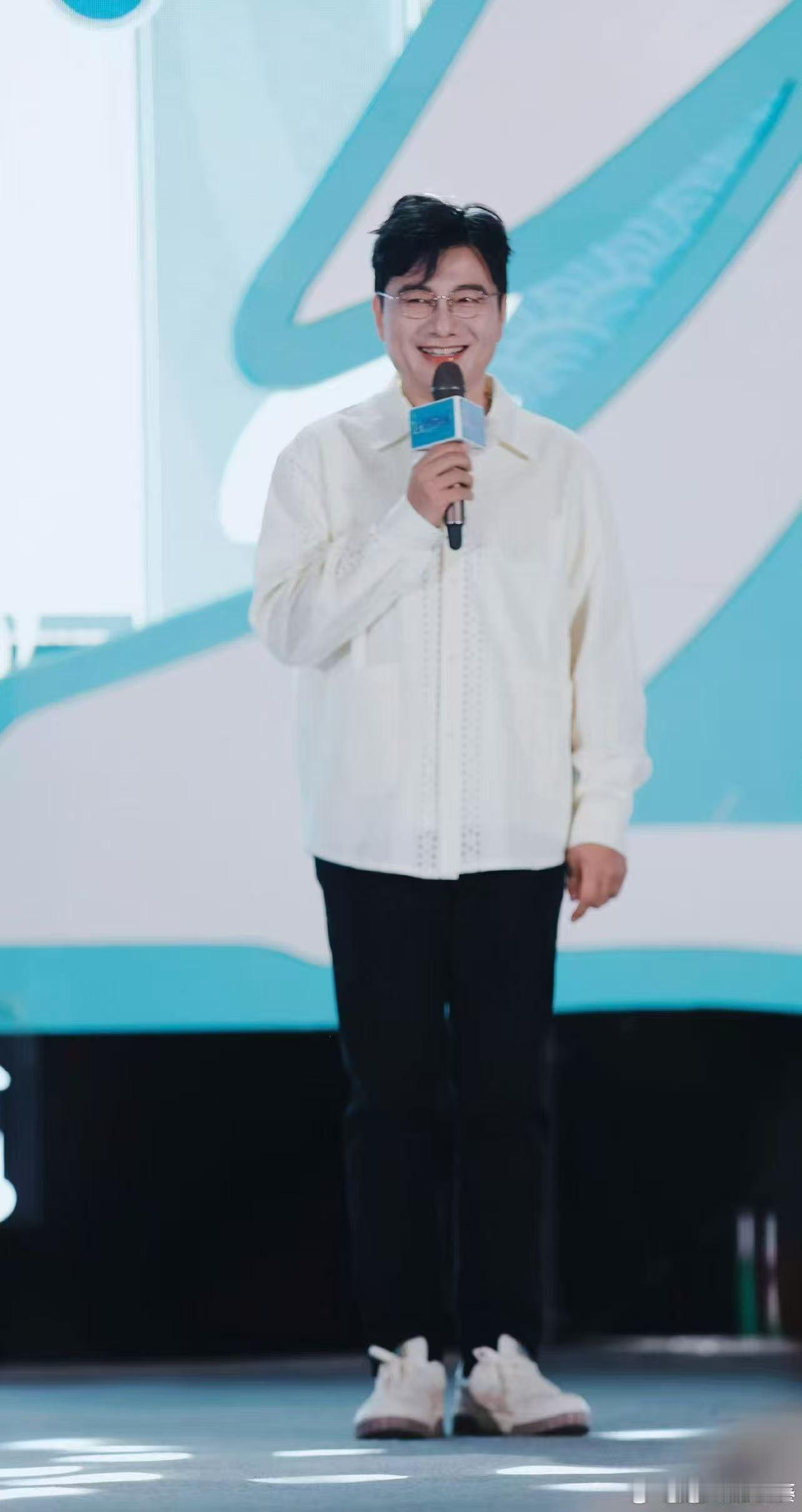 姜广涛顺子在默契这块还是太权威了 二搭默契封神！两人直播玩翻牌游戏，超快记位置还