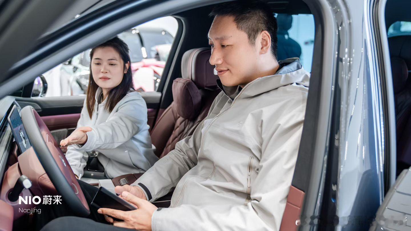 CBA三届MVP得主、中国男篮名将唐正东喜提蔚来全新ES8！旗舰实力，冠军之选，