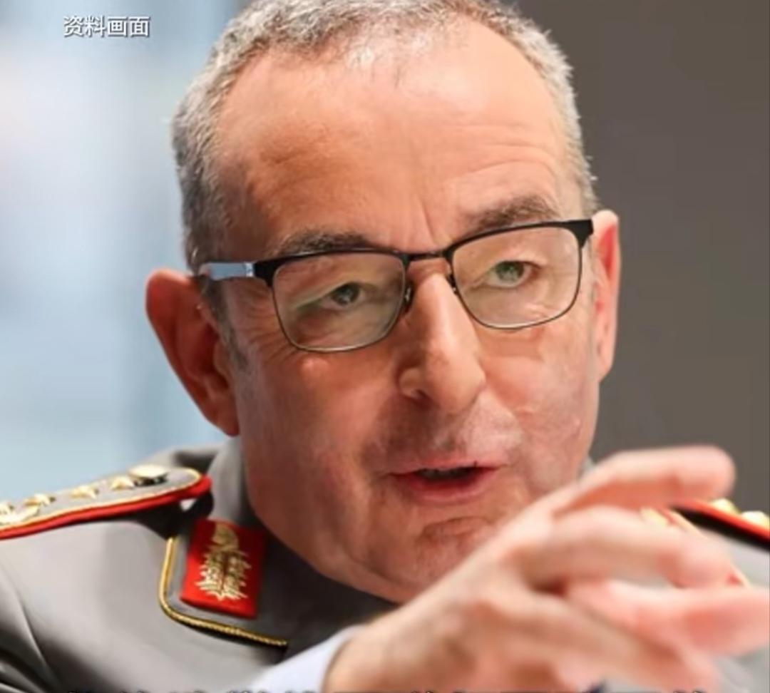 德国开始大规模重新武装，最高将领将执掌北约军事委员会。它的邻国波兰对此深表不安：