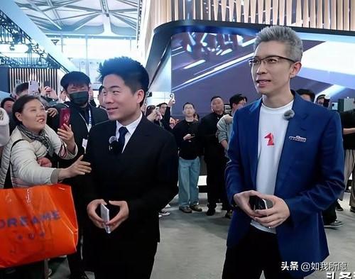 宇辉直播被路人拉扯这事儿，
别说本人了，
真正的“丈母娘”们看了都得气得拍大腿！