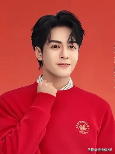 今天最难过的就是曾舜曦
因为他新剧女主遇到了麻烦
他的戏《月鳞绮纪》本来打算今天