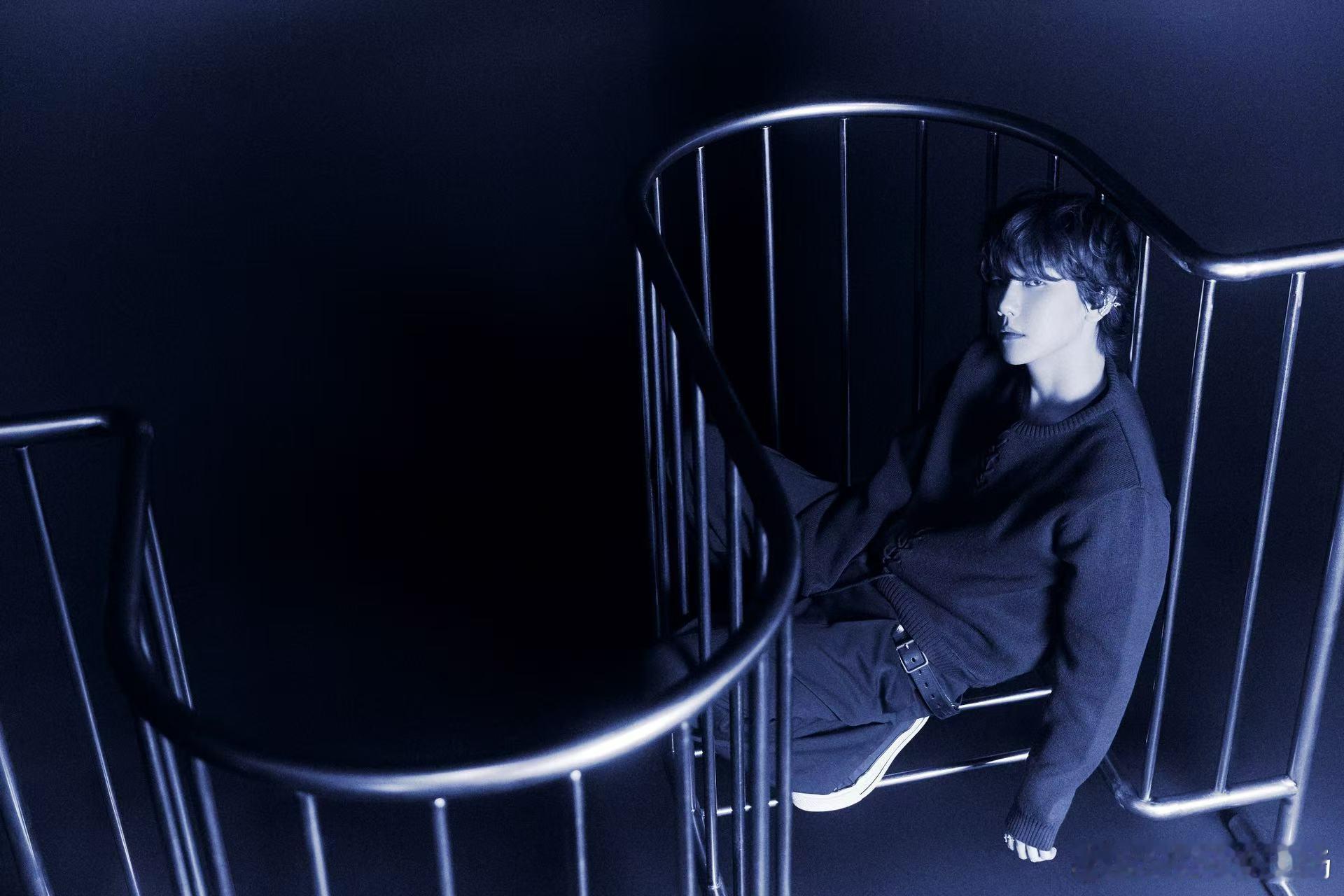 边伯贤耳骨夹 边伯贤的第五张迷你专辑《Essence of Reverie》将于